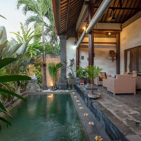 Bidadari Villa Seminyak  Exterior photo